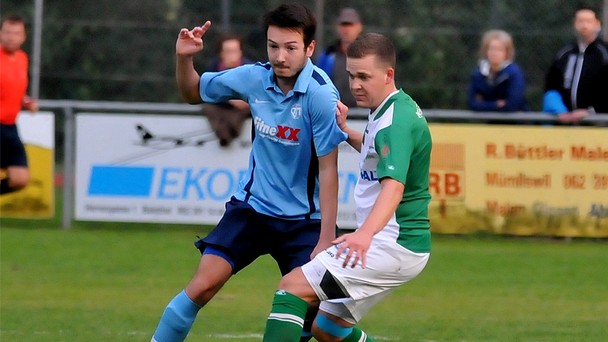 sinnbildlich-hart-umkaempfter-zweikampf-zwischen-den-protagonisten-reto-schaermeli-und-manuel-nuenlist-